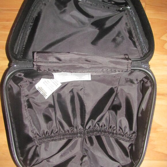 Betsey Johnson Make Up / Cosmetic Hard Shell ABS Case. 11" with Zippers. NEW - Picture 8 of 10